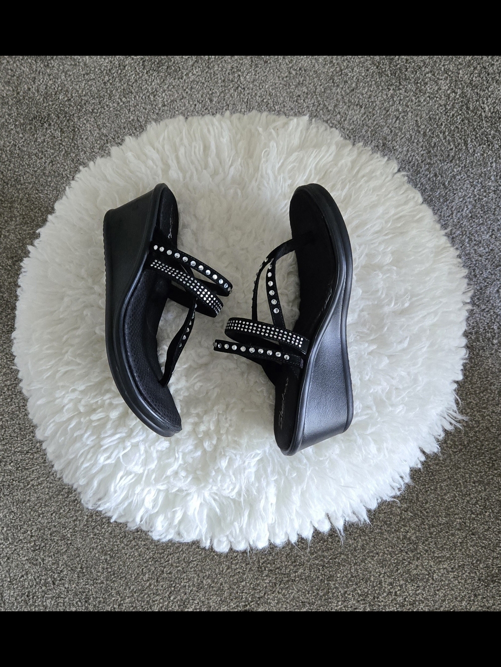 Skechers Black Rhinestone Wedge Thong Sandals - Size 9 - Picture 4 of 9